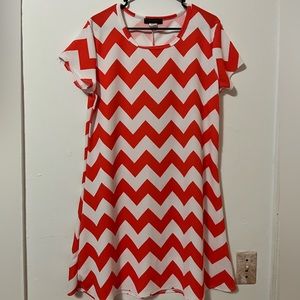 💜 Pink chevron dress